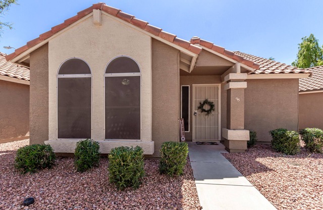2 Bedroom Peoria Cottage, Pets Available