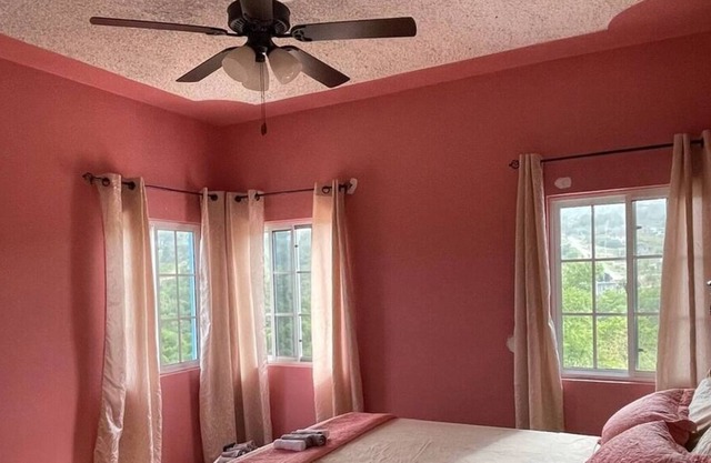 2 bedroom Scenic Views of Christania with a private River perfect family getaway