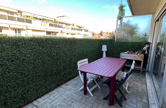 2 Bedrooms Centre Nice with Terrace