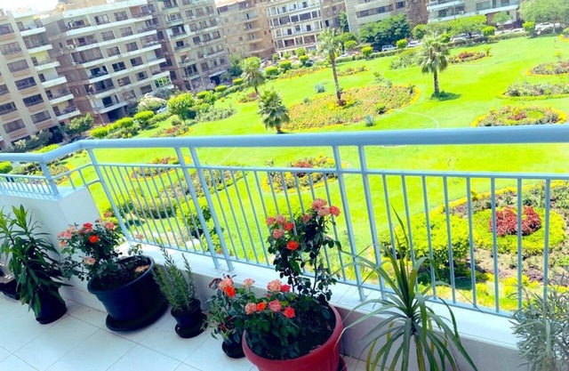 2 bedrooms condo with hot tub and free Shuttle Airport in Cairo
