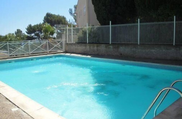 2 bedrooms, swimming pool, washing machine, dishwasher, car park, balcony, private car park