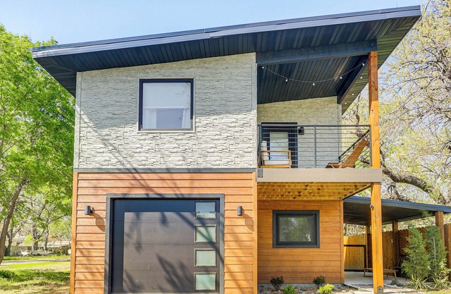 2 Blocks to Delano District: Modern Tiny Home!