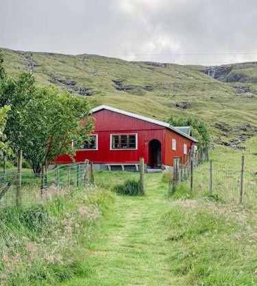 2 BR Cozy vacation home for 5 guests, Langasandur