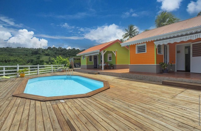 2 Bungalows with Swimming Pool