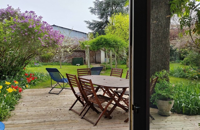 2 Chambres Dans Étage Entier D'une Maison Avec Terrasse et Jardin