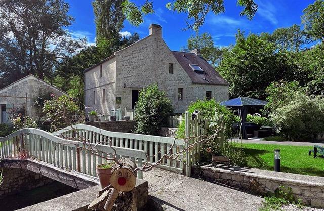 2 cottages near a river with SPA and pétanque court in the heart of nature