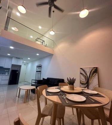 2 Guest Duplex City Center Eko Cheras Mall Kuala Lumpur Pavilion Bukit Bintang KLCC Petaling Street Central Market National Zoo Batu Caves Merdeka Square