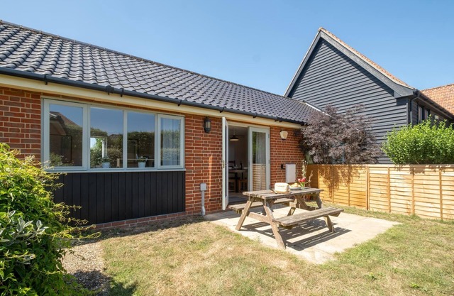 2 Hazelwood - sleeps 4 guests in 2 bedrooms