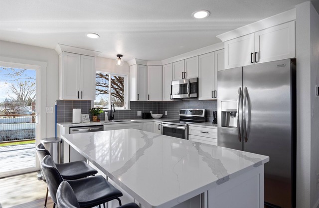 2 Living Spaces, Close to HAPO Center, Airport, River, and Park