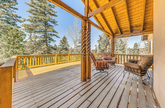 2 Mi to Dtwn: Cloudcroft Home w/Furnished Deck