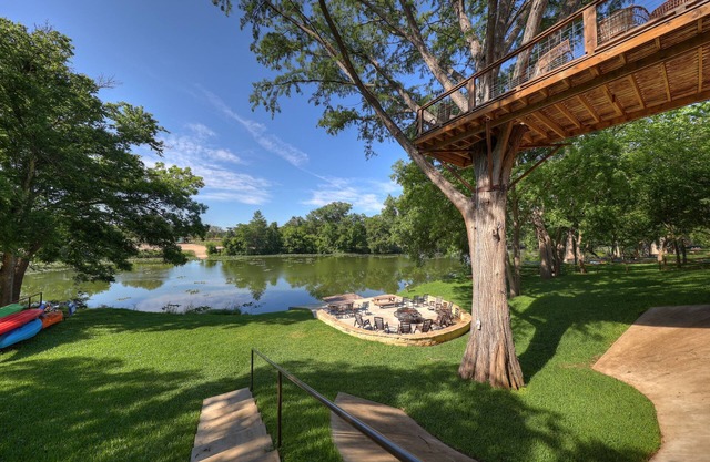 #2 of 4 Treetop River Cabin: 6 guests +Kayaks+ Fishing+ Fire pits+ hammocks