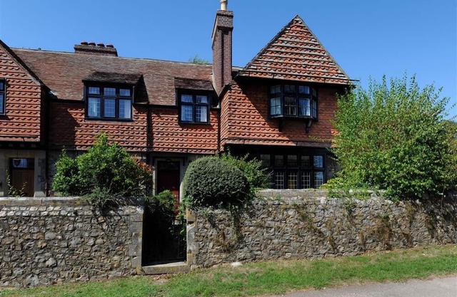 2 OLD HOME FARM, pet friendly, with open fire in Lyme Regis