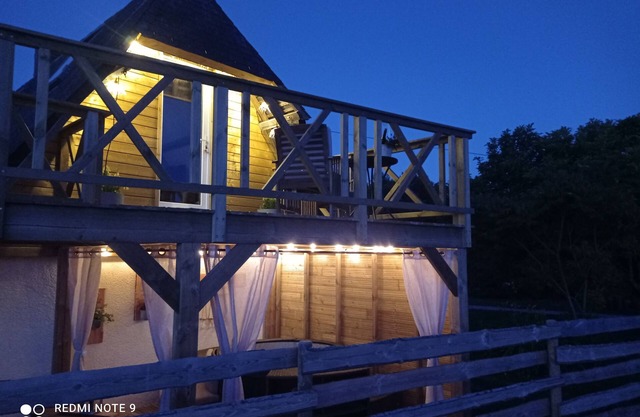 2-person gîte with Spa, heated indoor pool, terrace and small garden