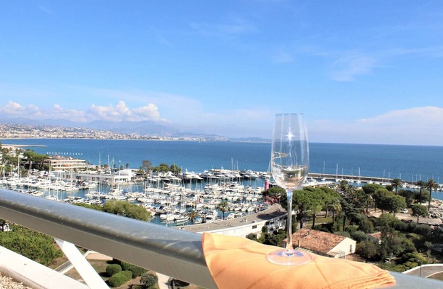 2-Room Apartment, 4 sleeps with terrace and panoramic view