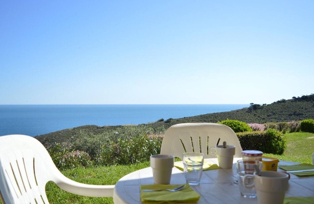 2-room apartment with terrace, WIFI, and parking in Banyuls-sur-Mer
