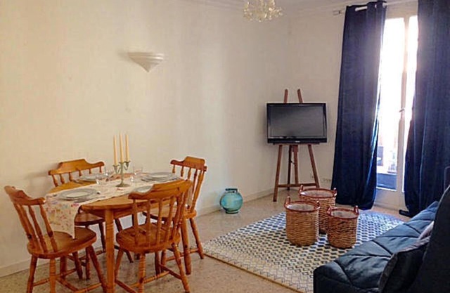 2-room apartment 300 meters from beaches and restaurants