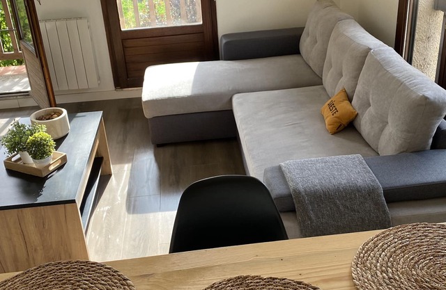 2 room apartment balcony parking near center