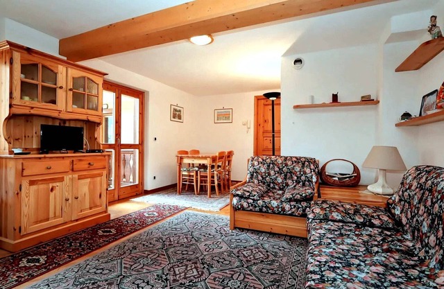 2-room apartment near ski lift, balcony, parking, pets allowed