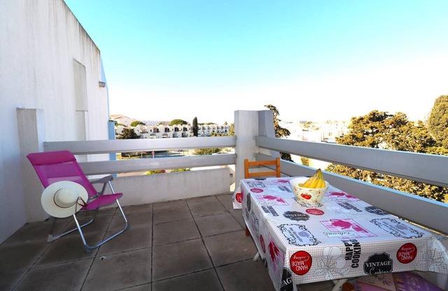 2 room cabin 6 beds air conditioning swimming pool beach
