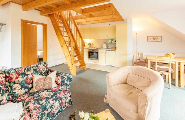 2-room vacation apartment, 6 persons, balcony, upper floor (1) - Müritzparadies - Feriendorf