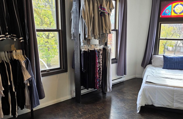2 Storey, 2 BR Designer Loft/Clothing Studio