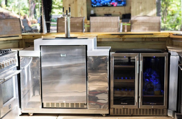 2 Unique Houses-Sleeps 45 Guests-Perfect for Special Events