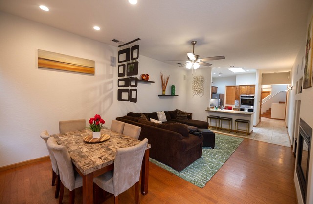 *20% New Listing Discount! Tramway Home By Sandia Mountains