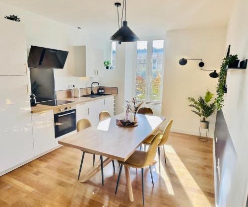 201 - Appartement confortable face à la Maison du Peuple