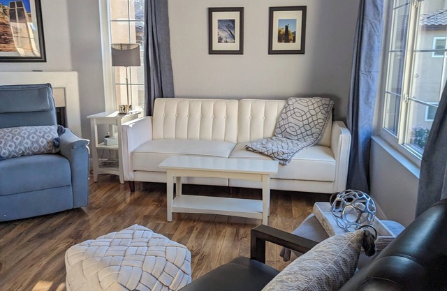2026 DATES AVAILABLE Gorgeous 2 Bedroom Condo, Available for long term rentals