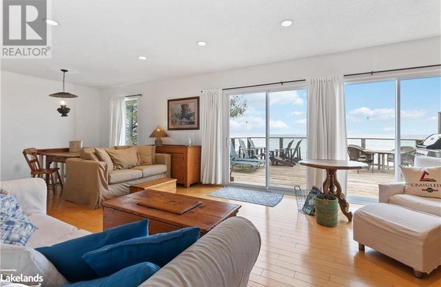 223 SUNSET Boulevard