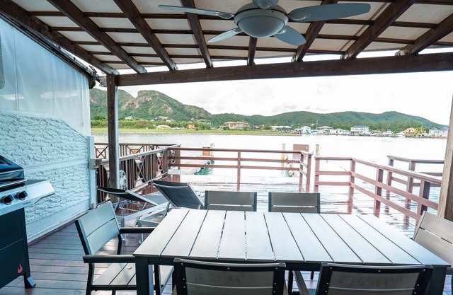223D Best Views Of The Open Harbour. 5 Minutes Walk to the Beach
