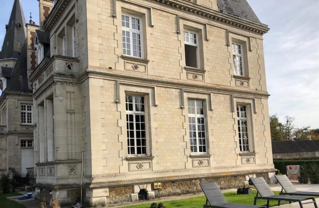 225m2 duplex flat in a chateau near Paris + pool