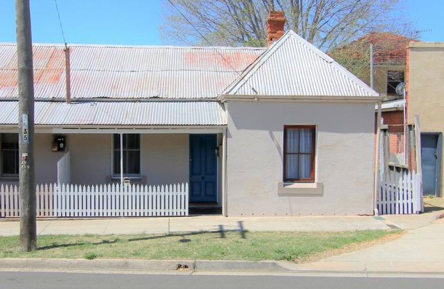 250 William - Bathurst NSW 3 Bedrooms close to Mount Panorama and the CBD