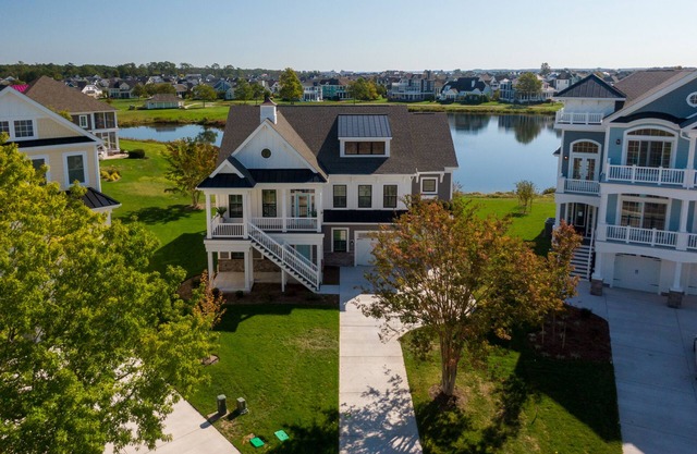 ~26985 Gentle Waters - Peninsula home with a quick charger for EV vehicles!