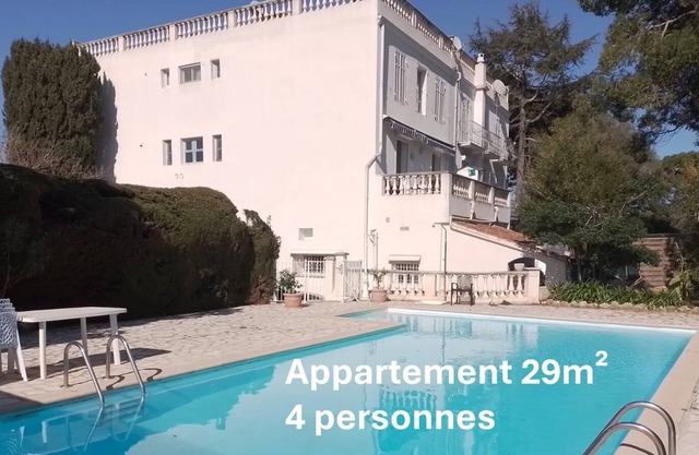 29m² Cap d'Antibes, Sea view, Swimming pool, Free private parking, 10mn walk to beach