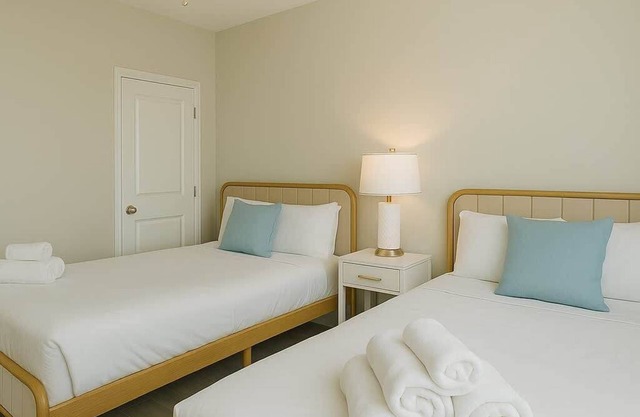 2B2B Free Parking & Premium Beds