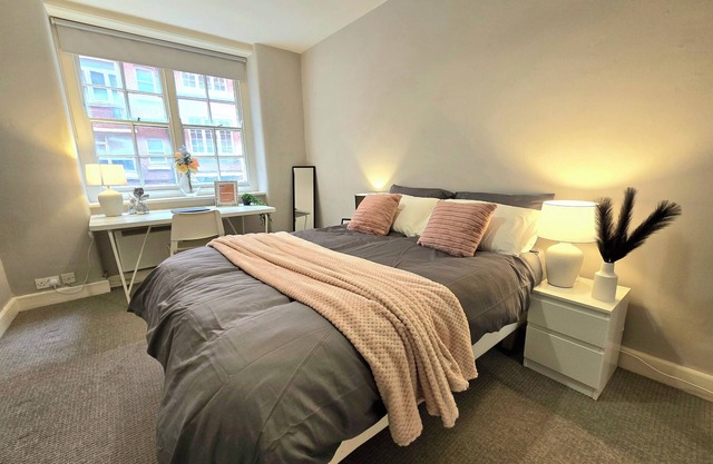 2BD Kings Cross Luxury Apartment in London