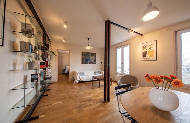 2Bdr, elegant apt with view on Eiffel tower, Montmartre