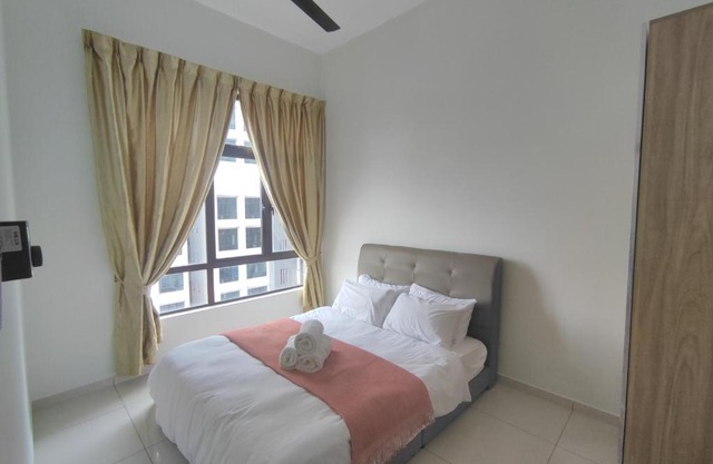 2Bedroom 5 Mins to MidValley 10 Mins to CIQ