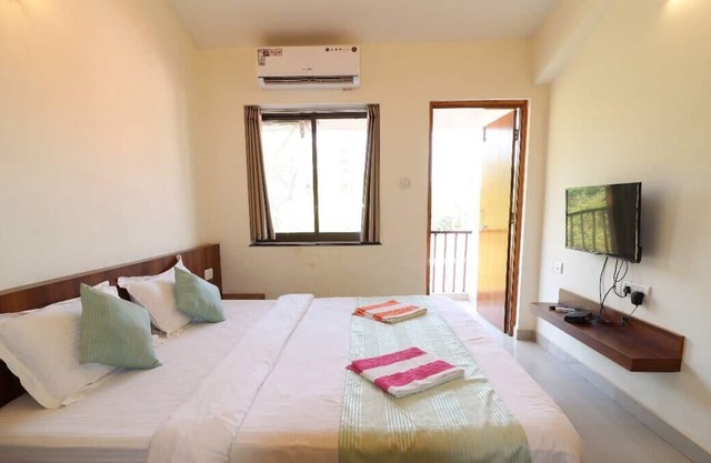 2BHK Apartment with pool near Vagator beach