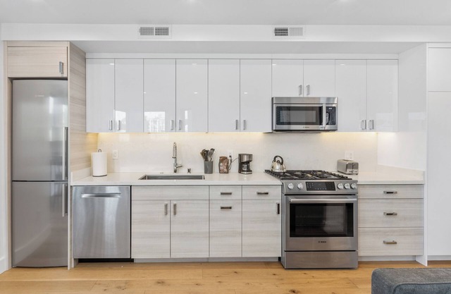 2BR 1BA Condo w Rooftop Deck - San Francisco Life Real Estate n
