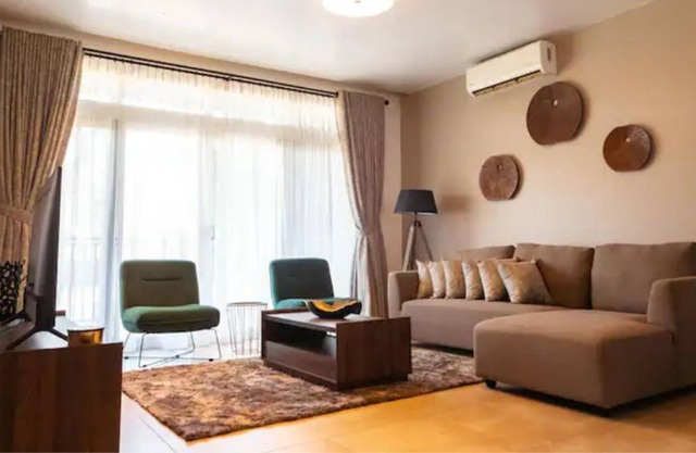 2BR APT/ w Pool/ Queen Bed/ Ridge Close to Airprt