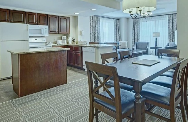 2br Deluxe Condo Steeped in US History!