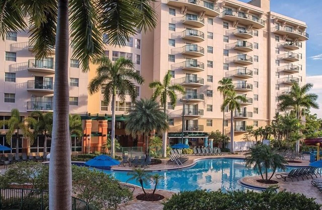 2br Deluxe Condo Family Fun Beach, Boating & Golf!