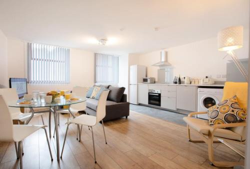 2BR, smart TV, self check-in, coffee machine