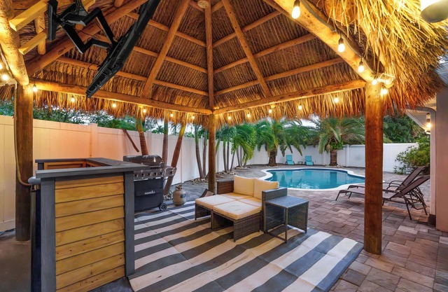2MI from Beach + Heated Pool + Grill