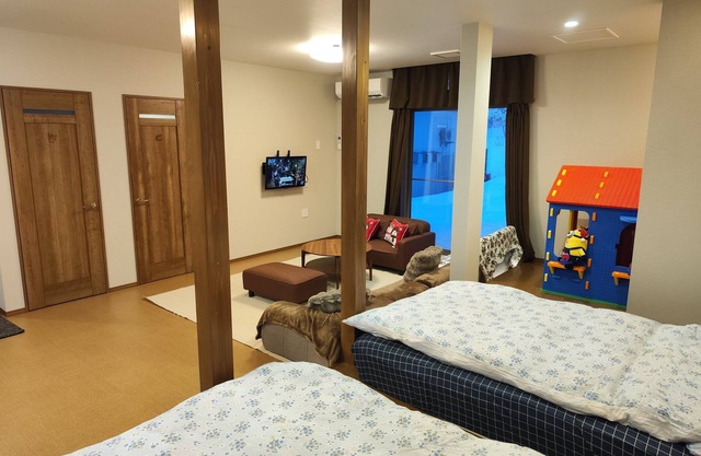 2min walk to Maiko Ski Resort 1 group only pets ok