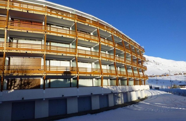 2nd floor, balcony, tv, ski locker, 30m², Alpe d'Huez