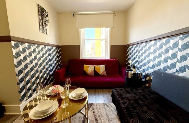 2nd Flr 1 bed flat near Elephant and Castle- 5EC