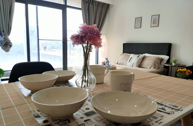 2PAX Studio Balcony near IKEA/1UTAMA@Empire City